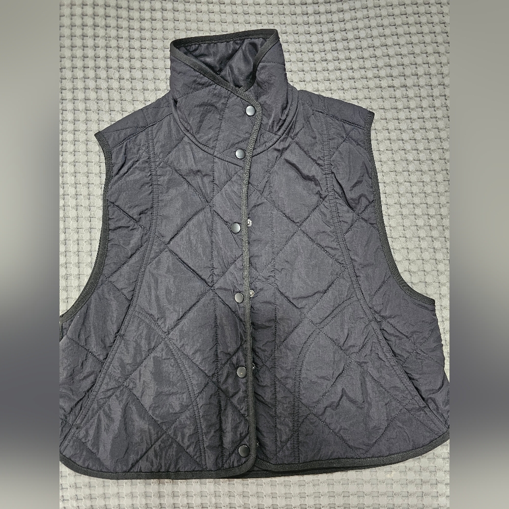Packable Quilted Vest Women’s Black Lightweight Snap Front Puffer Vest